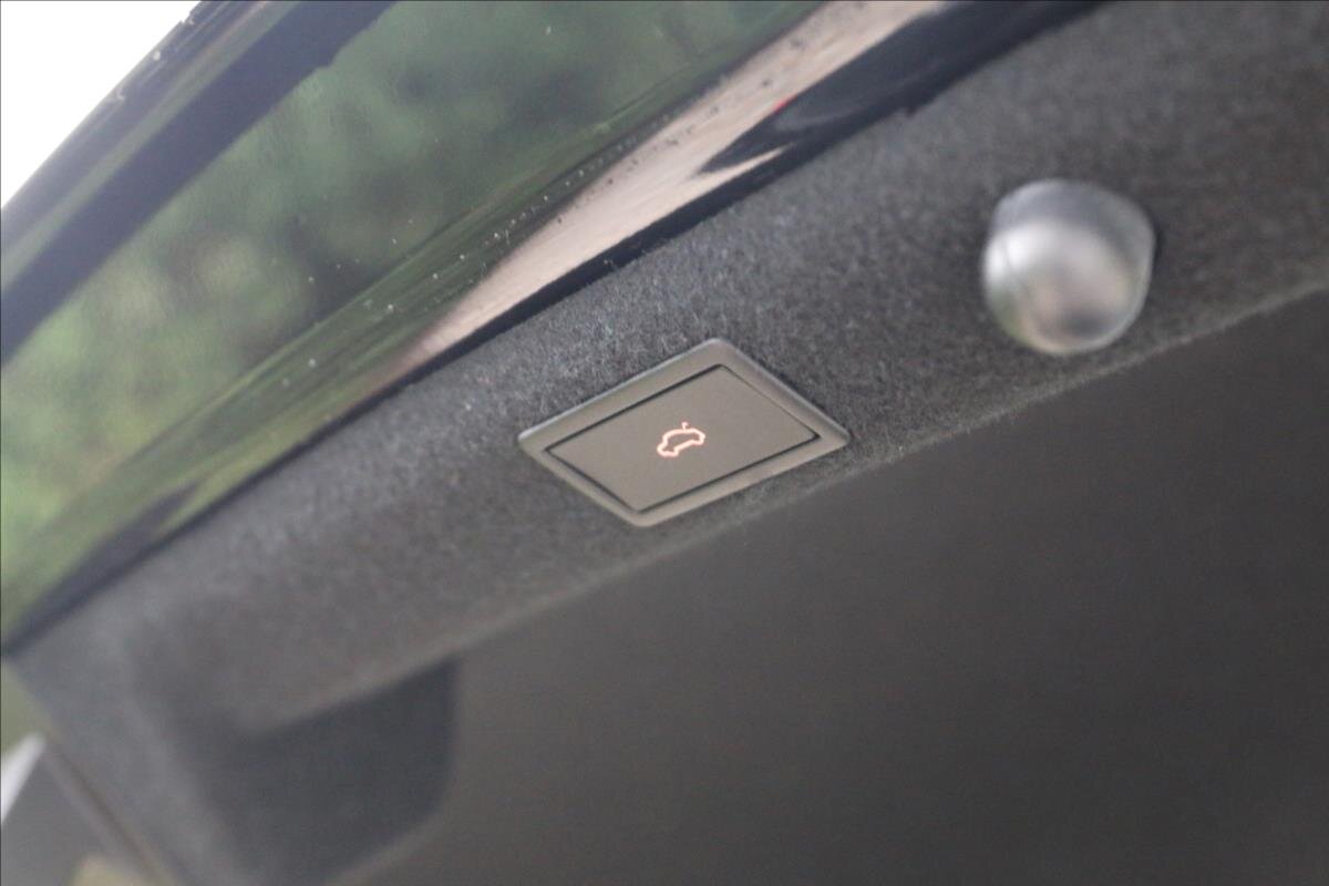 Škoda Superb Sedan / Limuzína 2,0 l 140 kw