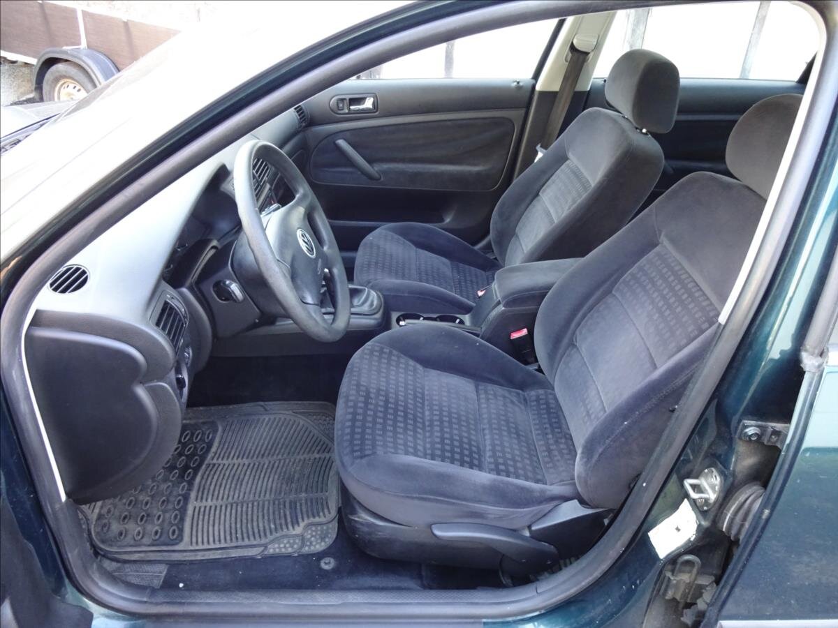 Volkswagen Passat Sedan 1,6 l 75 kw