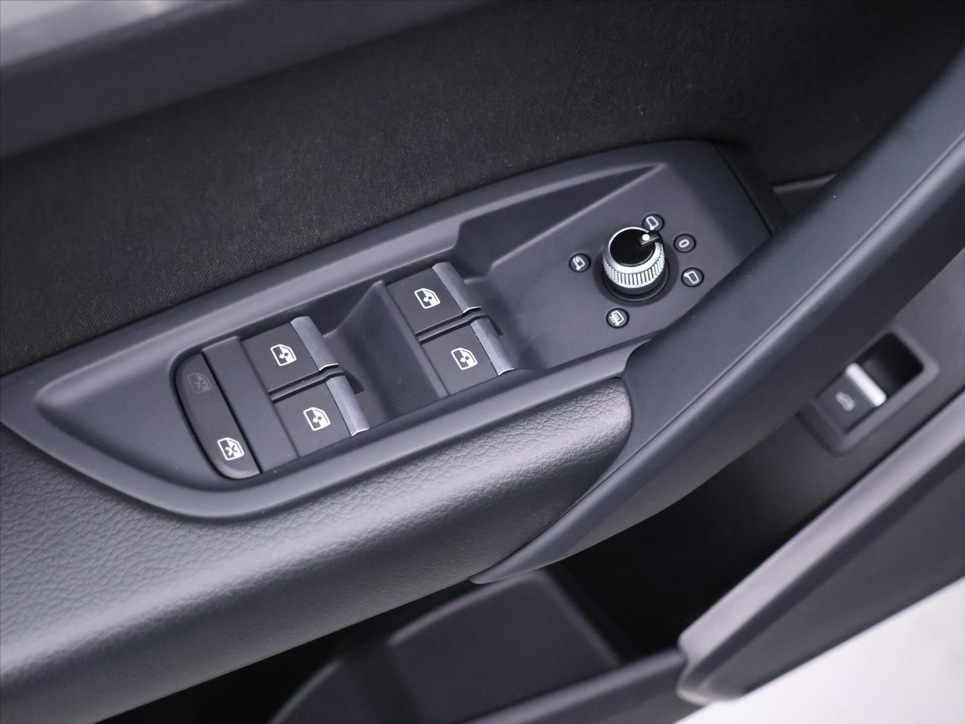 Audi Q5 SUV / Terénní 2,0 l 150 kw