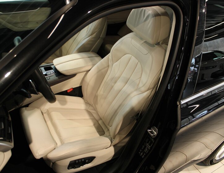 BMW X5 SUV / Terénní 3,0 l 230 kw