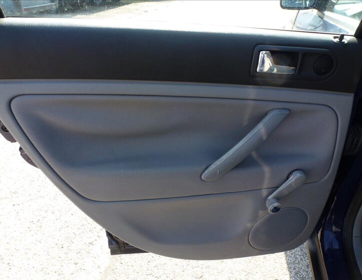 Volkswagen Passat Kombi 1,6 l 74 kw