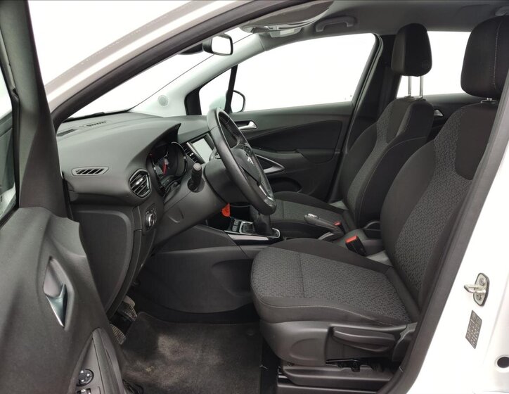 Opel Crossland X SUV / Terénní 1,2 l 61 kw