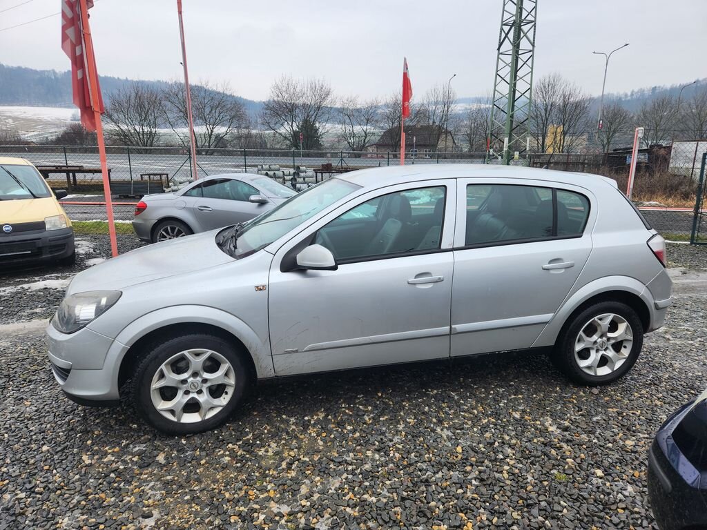 Opel Astra Hatchback 1,7 l 74 kw
