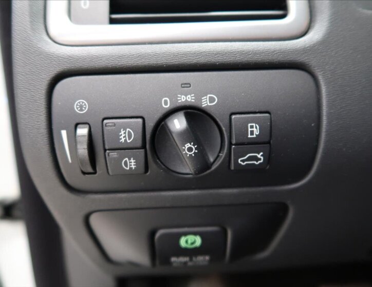 Volvo V70 Kombi 2,4 l 120 kw