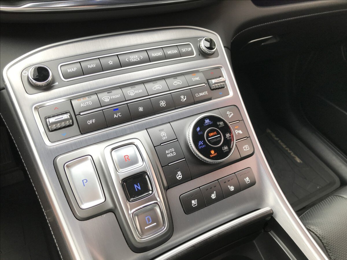 Hyundai Santa Fe SUV / Terénní 2,2 l 142 kw