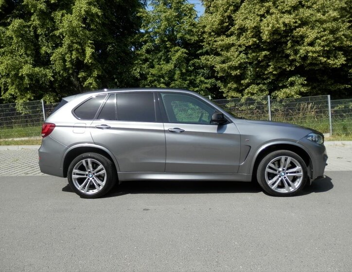 BMW X5 SUV 3,0 l 280 kw