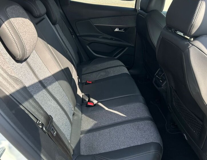 Peugeot 3008 SUV / Terénní 1,5 l 96 kw