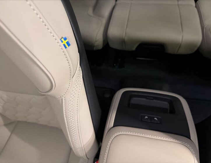 Volvo XC90 SUV / Terénní 2,0 l 184 kw