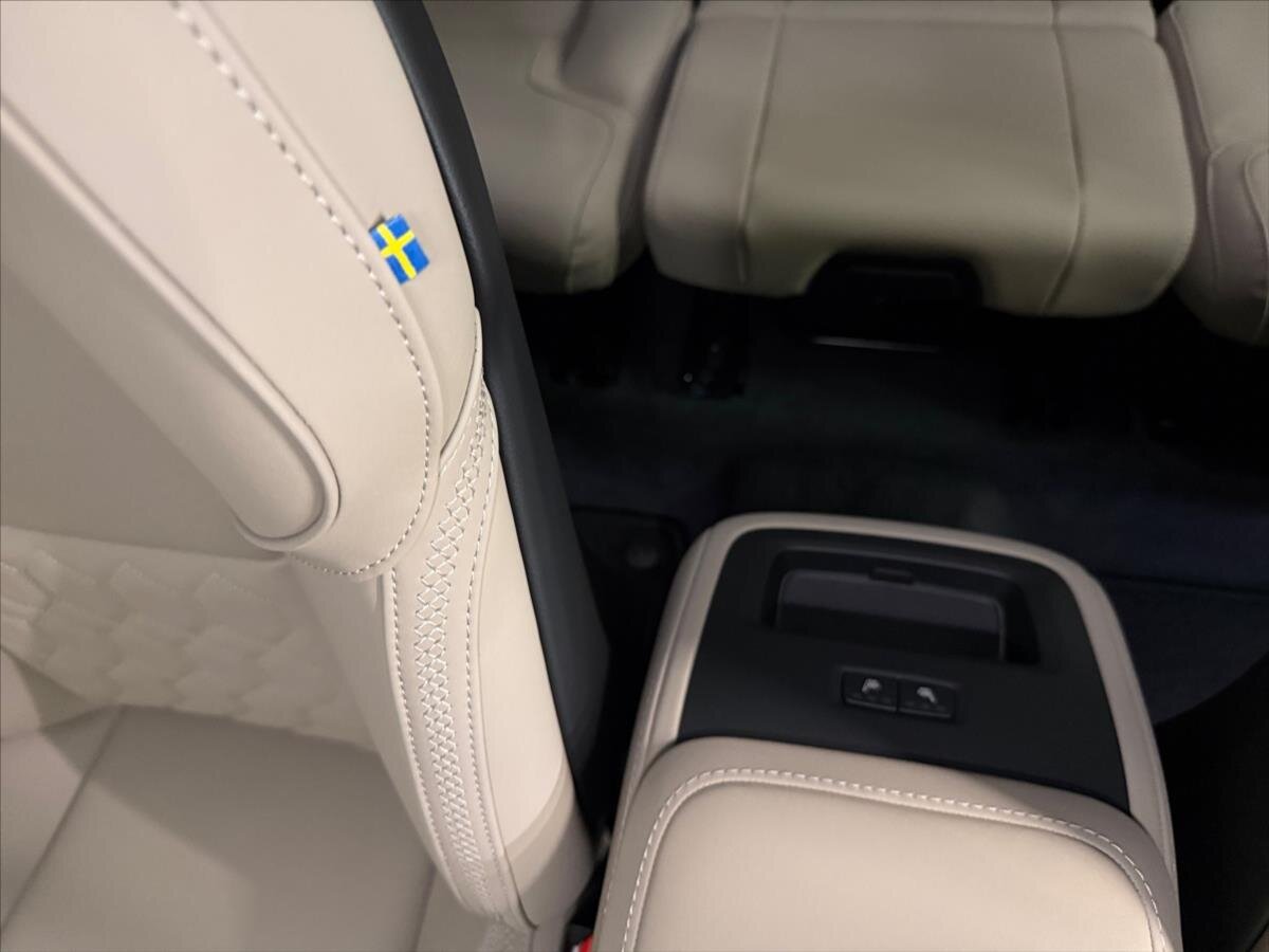 Volvo XC90 SUV / Terénní 2,0 l 184 kw