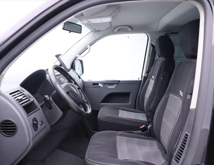 Volkswagen Caravelle 11