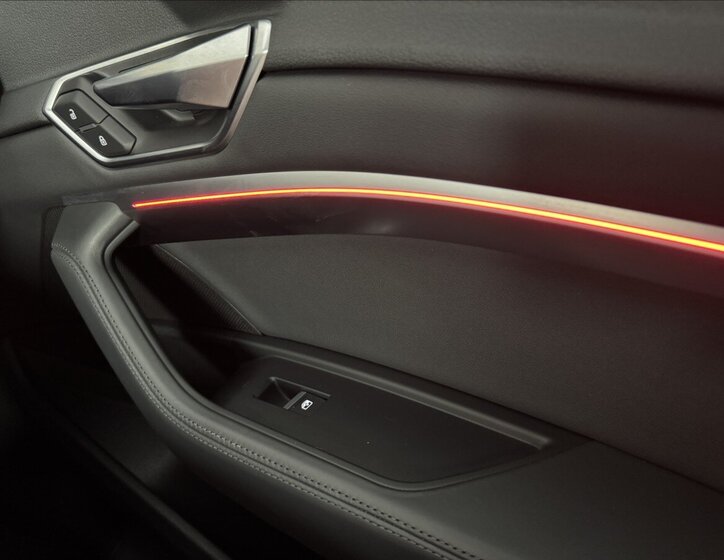 Audi e-tron SUV 0,0 300 kw