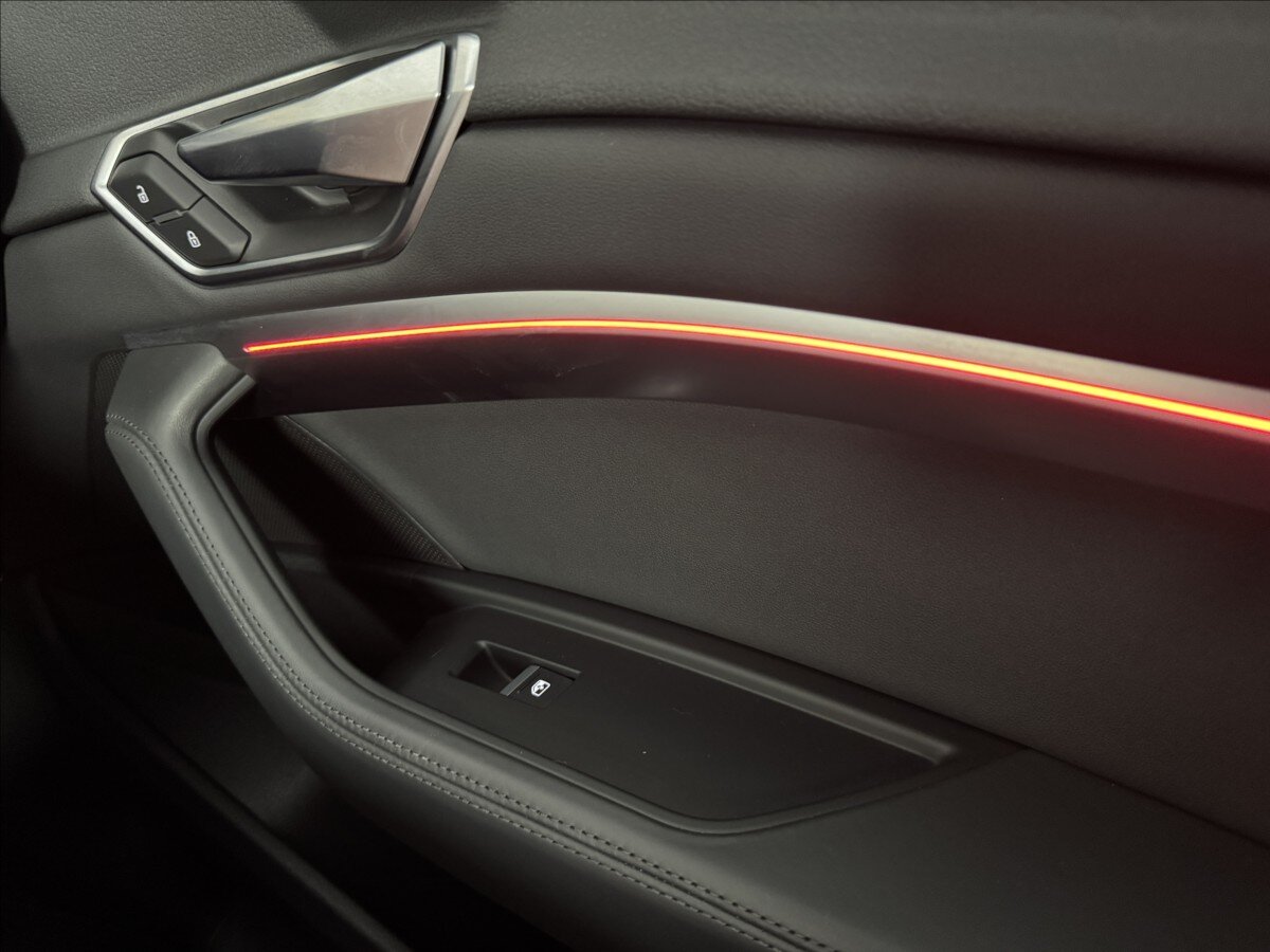 Audi e-tron SUV 0,0 300 kw