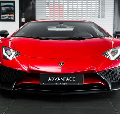 Lamborghini Aventador 2
