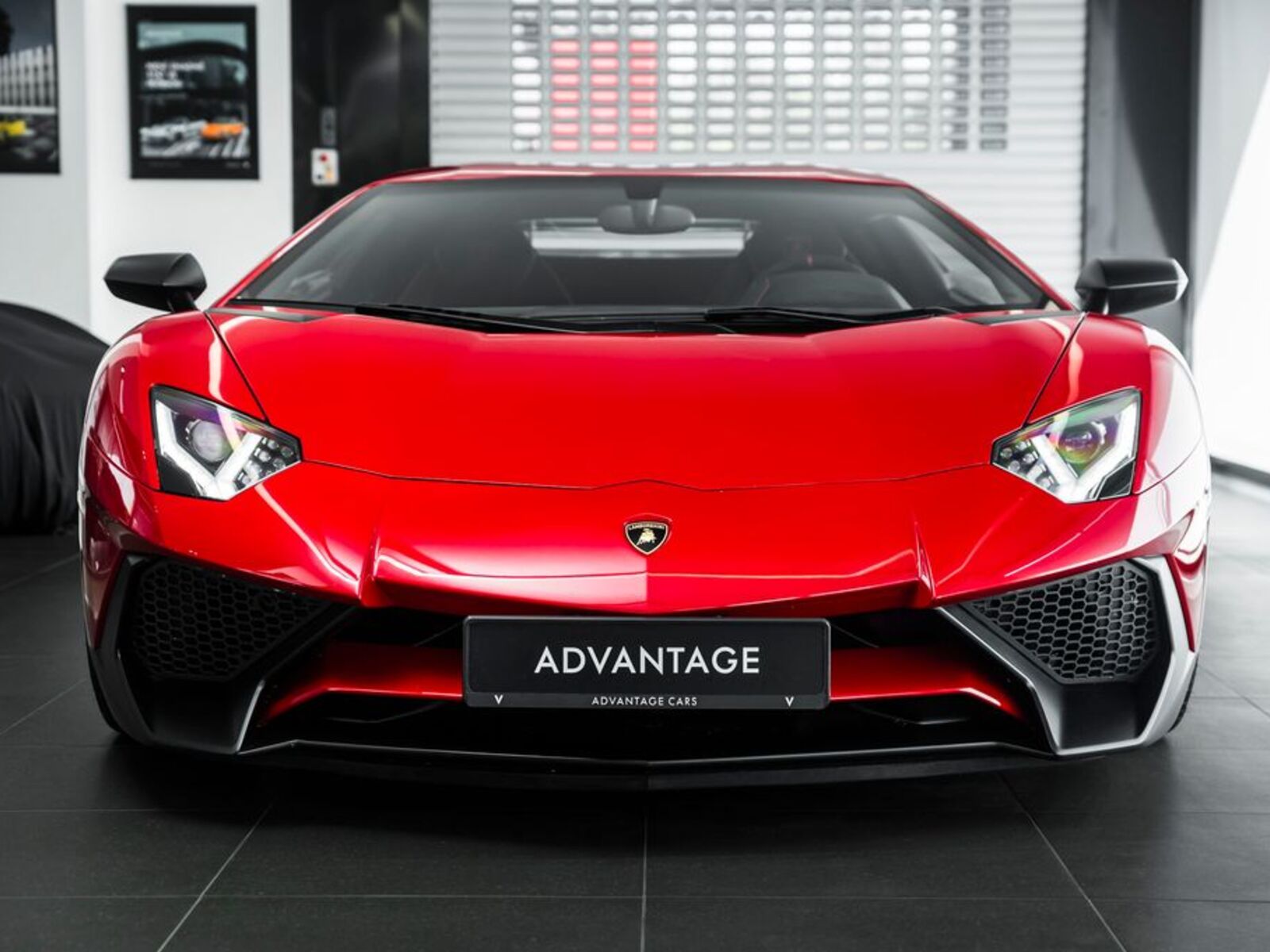 Lamborghini Aventador 2