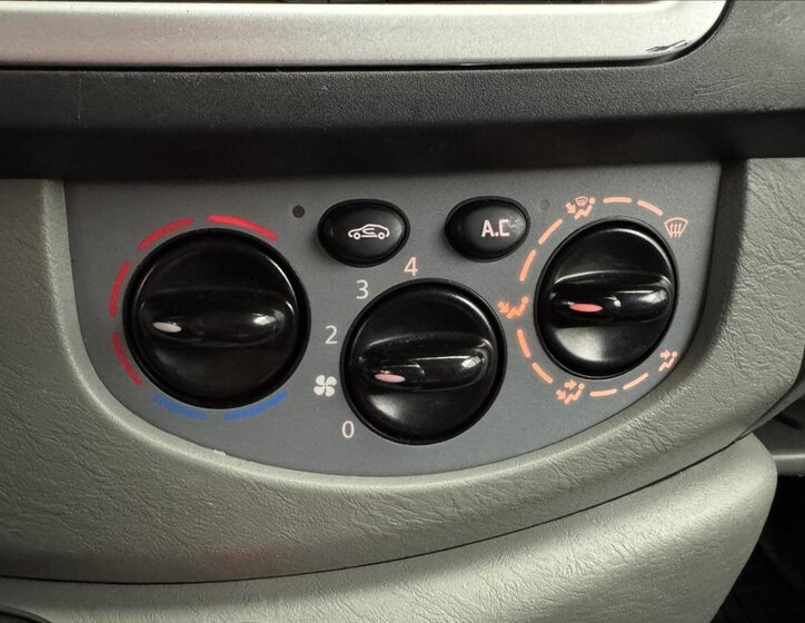 Opel Vivaro Kombi 2,0 l 84 kw