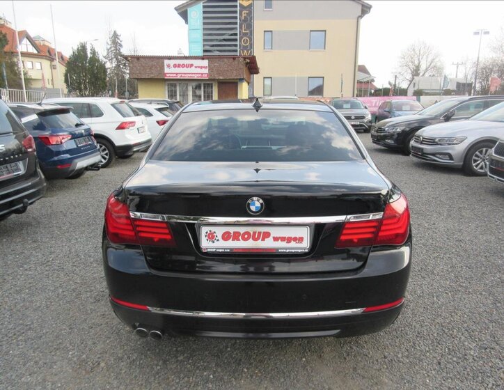 BMW Řada 7 Sedan / Limuzína 3,0 l 190 kw