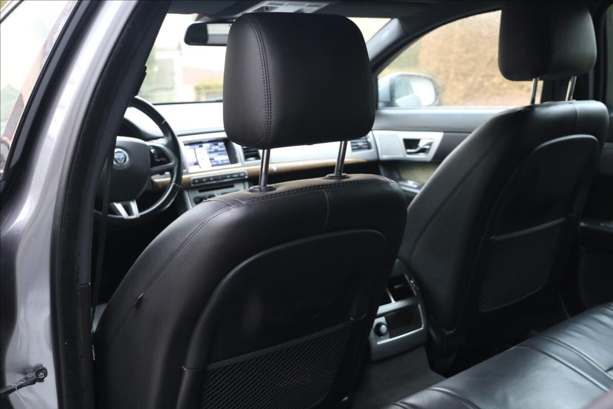 Jaguar XF Kombi 3,0 l 177 kw