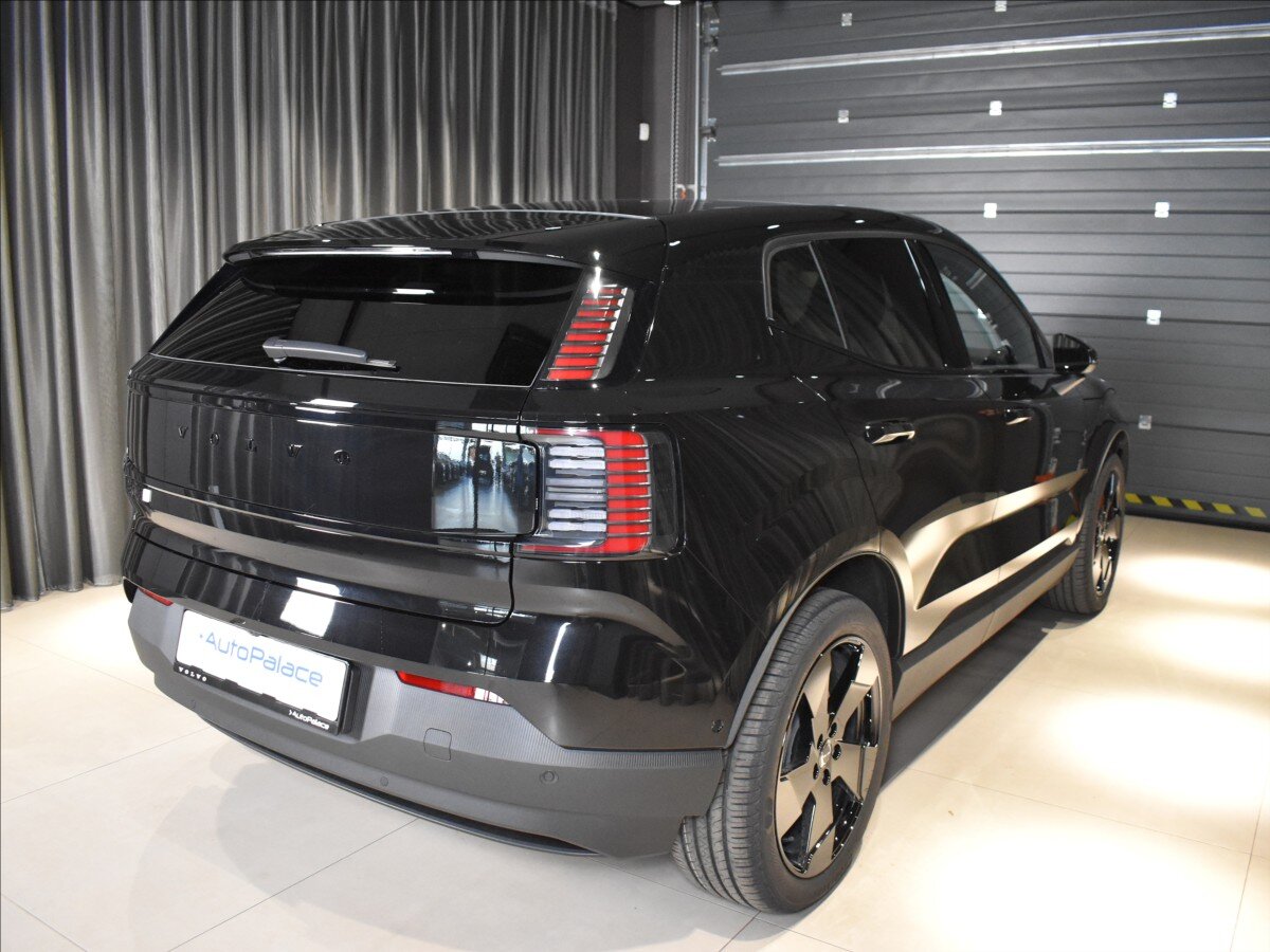 Volvo EX30 SUV / Terénní 0,0 315 kw