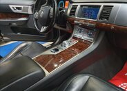 Jaguar XF Sedan / Limuzína 3,0 l 202 kw