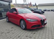 Alfa Romeo Giulia Sedan / Limuzína 2,1 l 110 kw