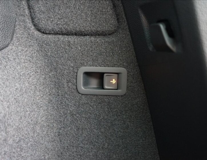 Škoda Karoq SUV / Terénní 1,5 l 110 kw