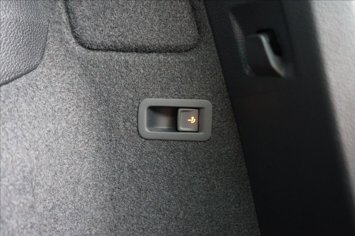 Škoda Karoq SUV / Terénní 1,5 l 110 kw