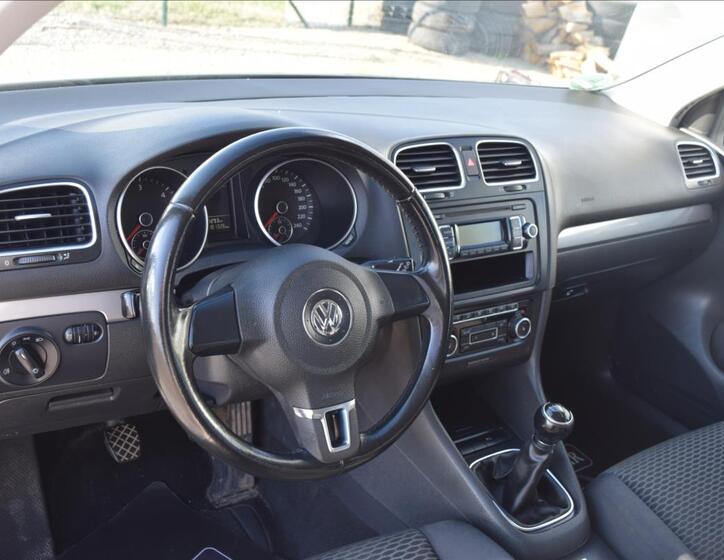 Volkswagen Golf 16