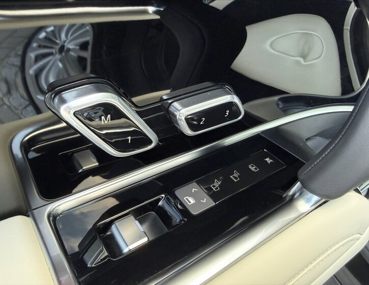 Land Rover Range Rover SUV / Terénní 4,4 l 390 kw