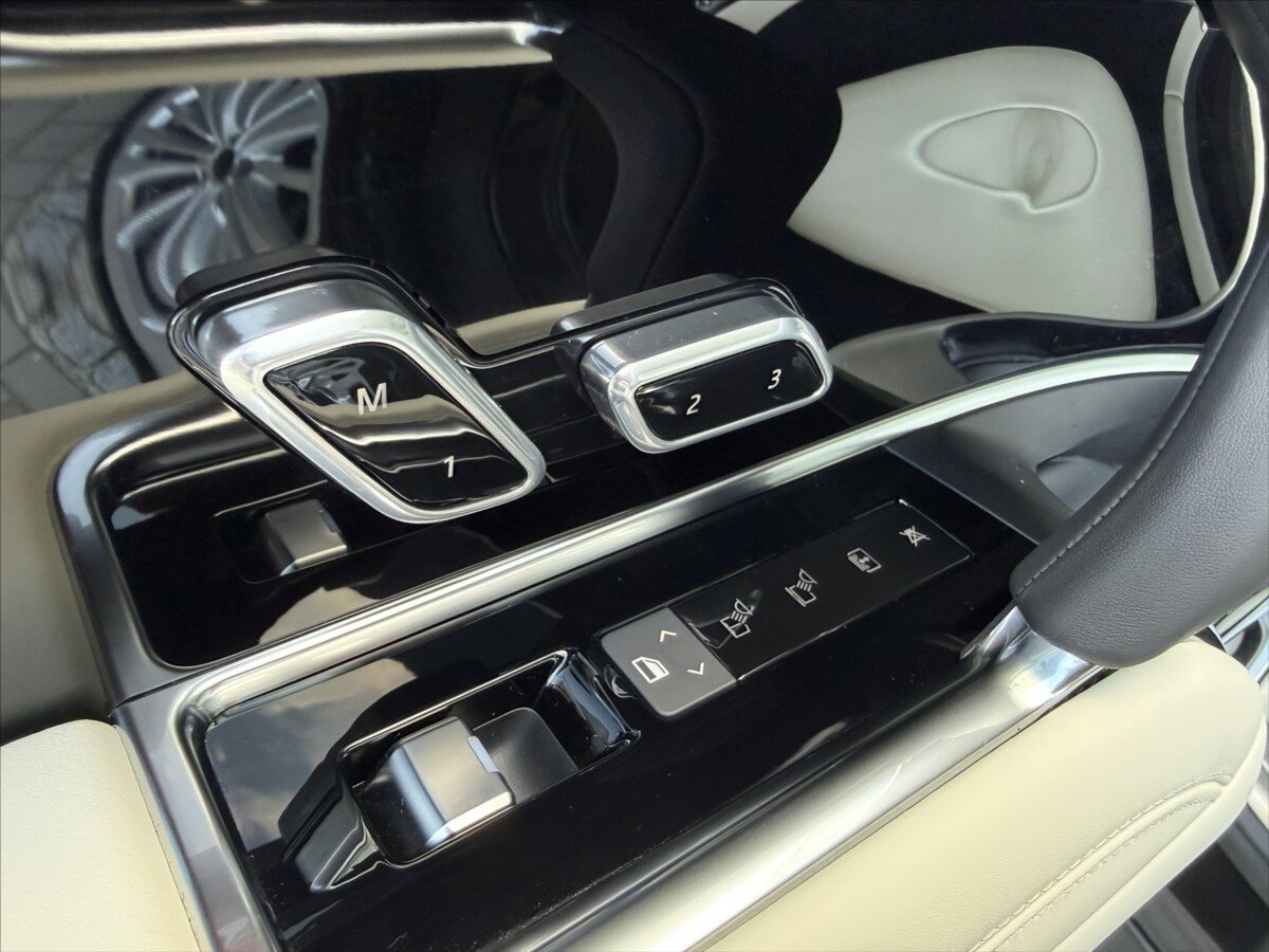 Land Rover Range Rover SUV / Terénní 4,4 l 390 kw