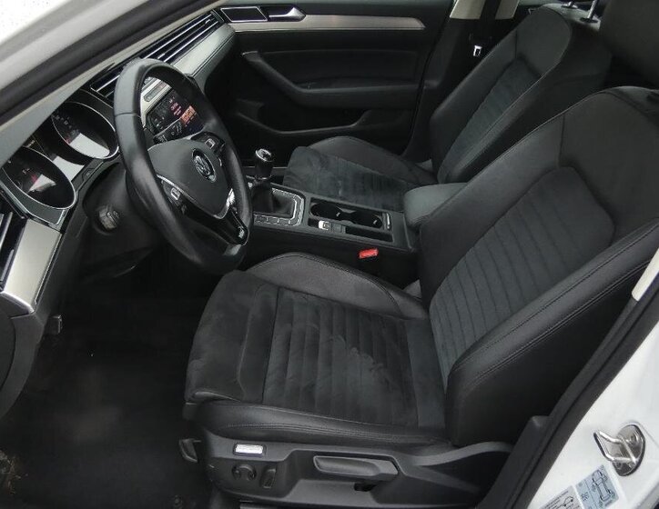 Volkswagen Passat 18