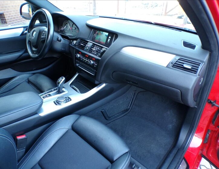 BMW X4 Sedan / Limuzína 3,0 l 190 kw