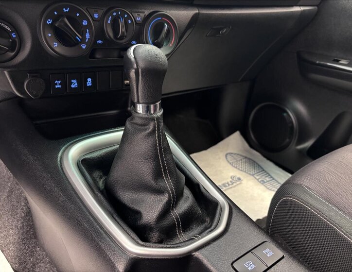 Toyota Hilux Pick-up 2,4 l 110 kw