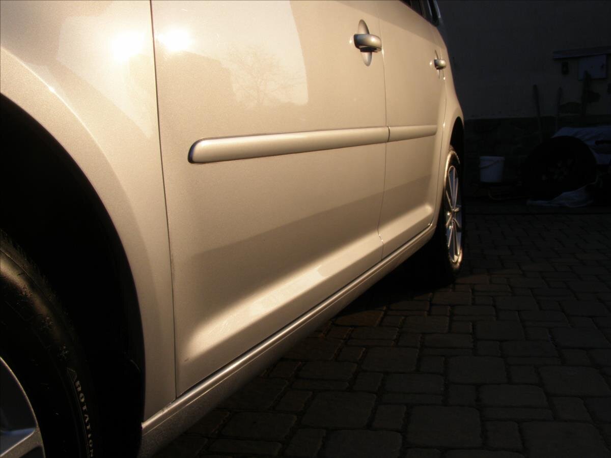 Volkswagen Touran MPV 1,2 l 77 kw