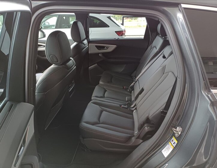 Audi Q7 9