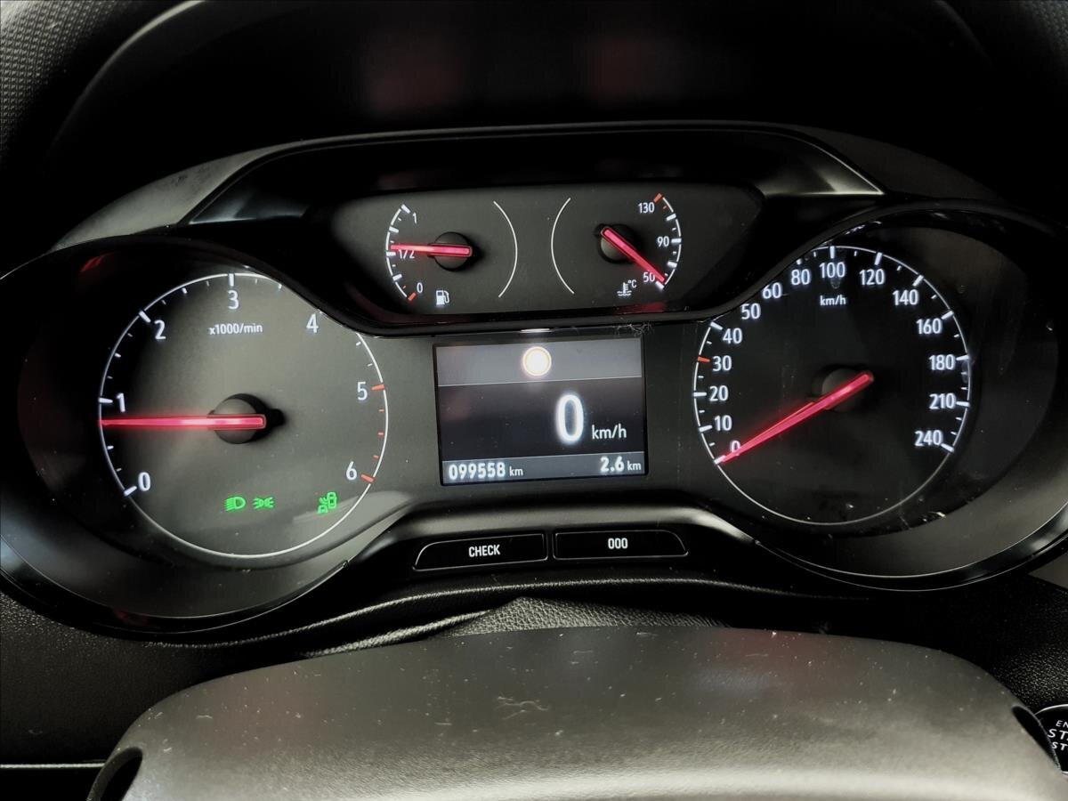 Opel Crossland X SUV / Terénní 1,5 l 75 kw