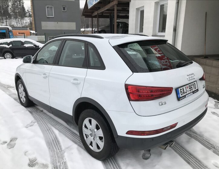 Audi Q3 10