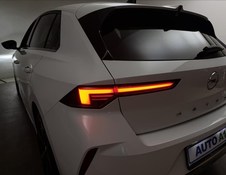 Opel Astra Hatchback 1,2 l 96 kw