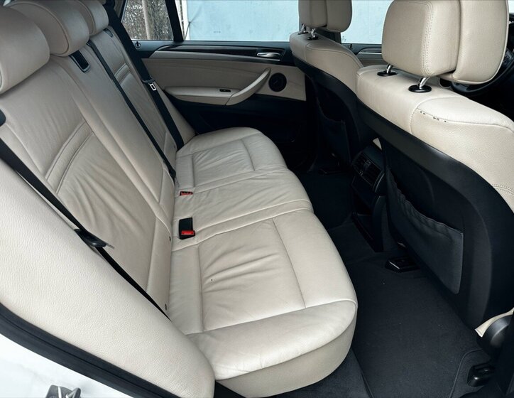 BMW X5 Kombi 3,0 l 180 kw