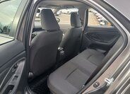 Toyota Yaris Cross 12