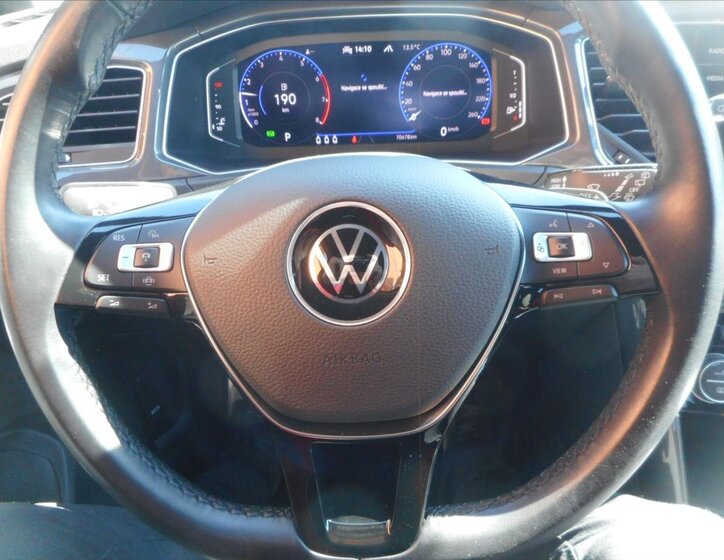 Volkswagen T-Roc SUV / Terénní 1,5 l 110 kw