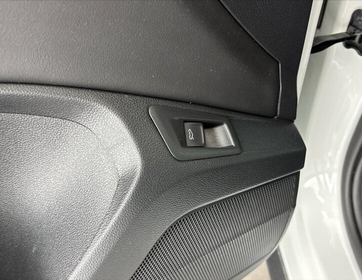 Volkswagen T-Roc SUV / Terénní 2,0 l 221 kw