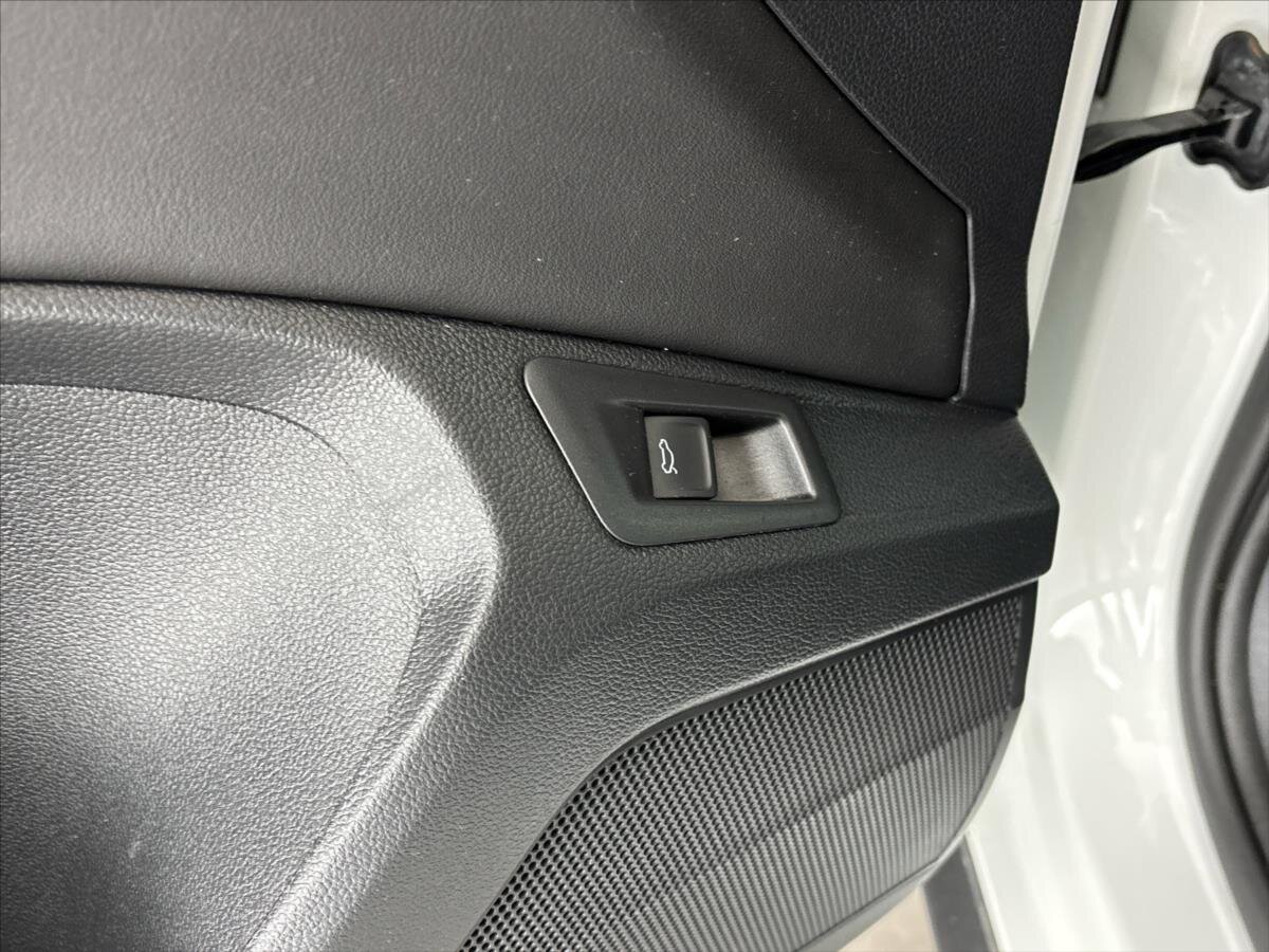 Volkswagen T-Roc SUV / Terénní 2,0 l 221 kw