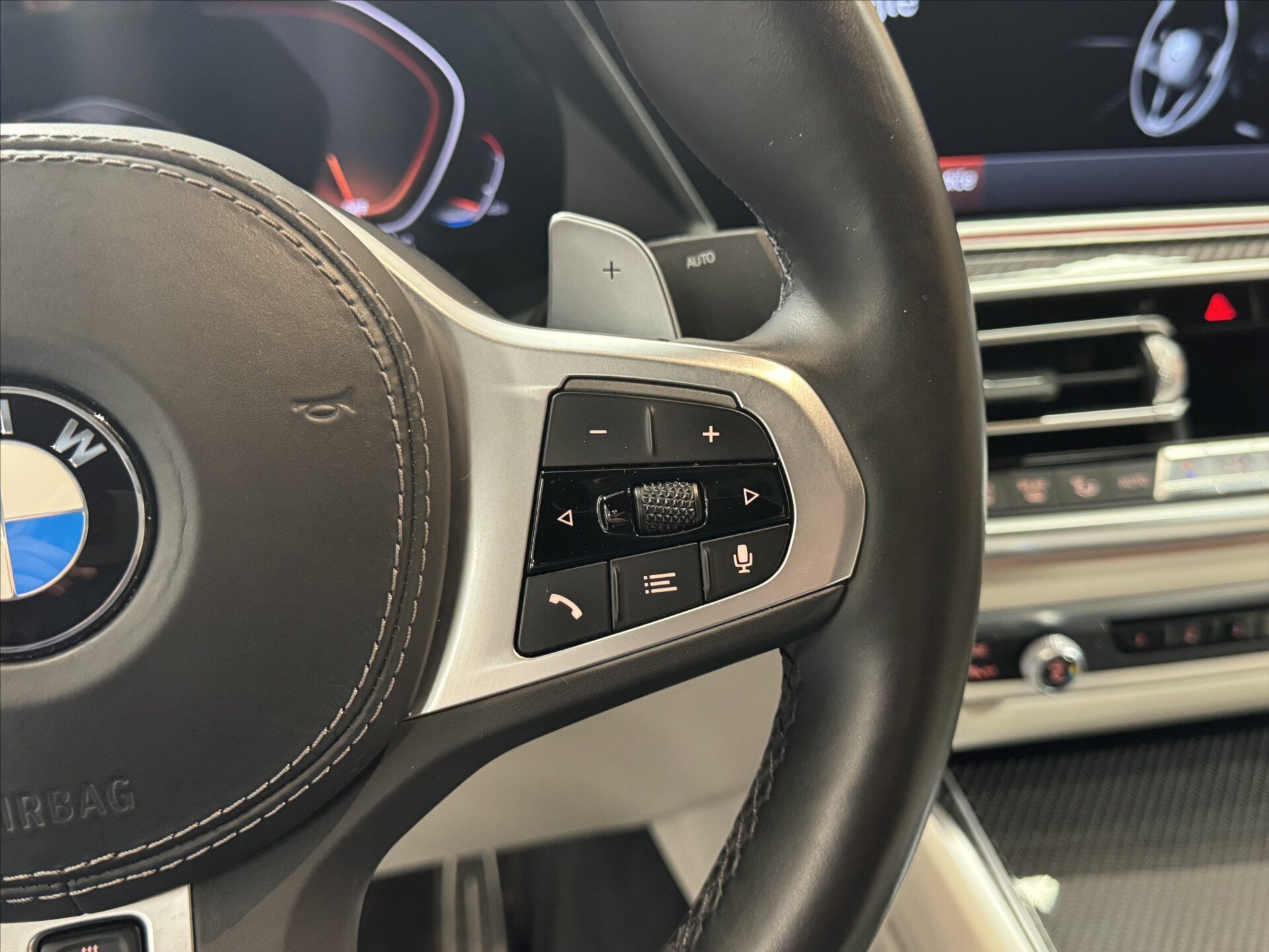 BMW X6 SUV / Terénní 3,0 l 250 kw