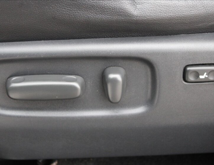 Toyota RAV4 SUV 2,2 l 100 kw