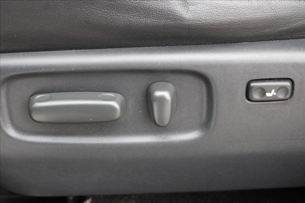 Toyota RAV4 SUV 2,2 l 100 kw