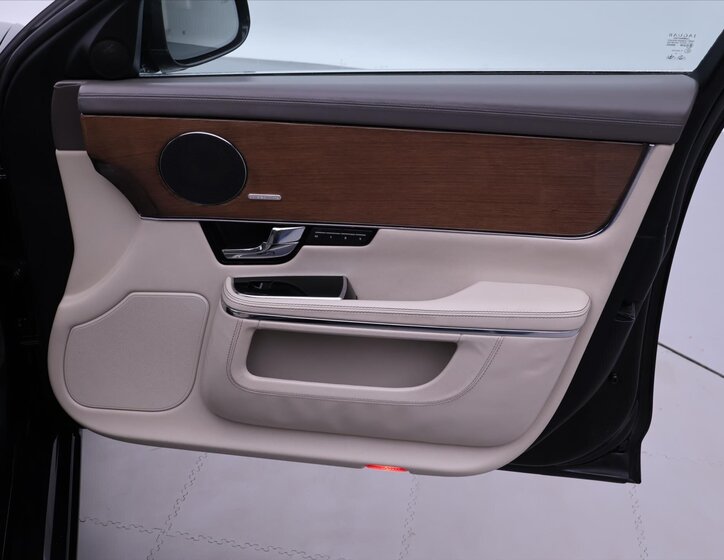 Jaguar XJ Sedan 3,0 l 202 kw