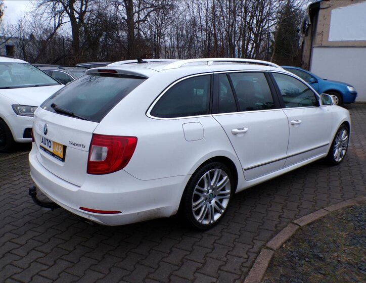 Škoda Superb 4