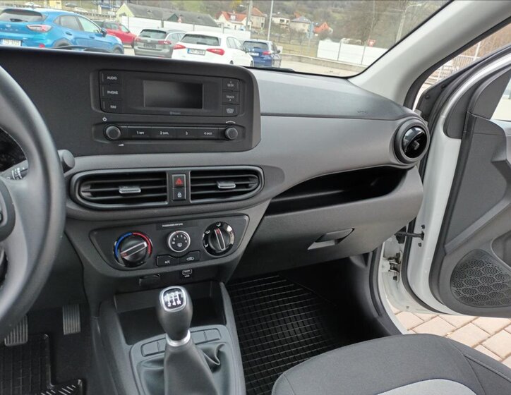 Hyundai i10 Hatchback 998,0 49 kw