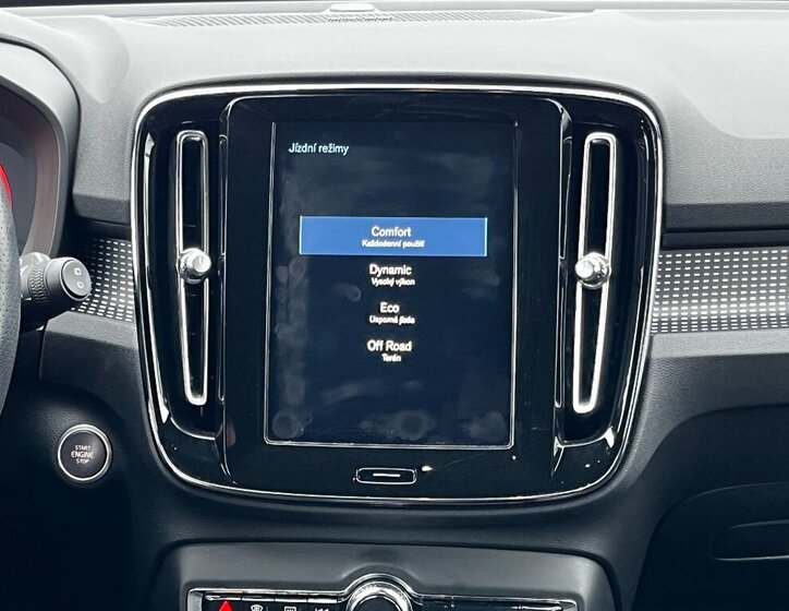 Volvo XC40 SUV 2,0 l 140 kw