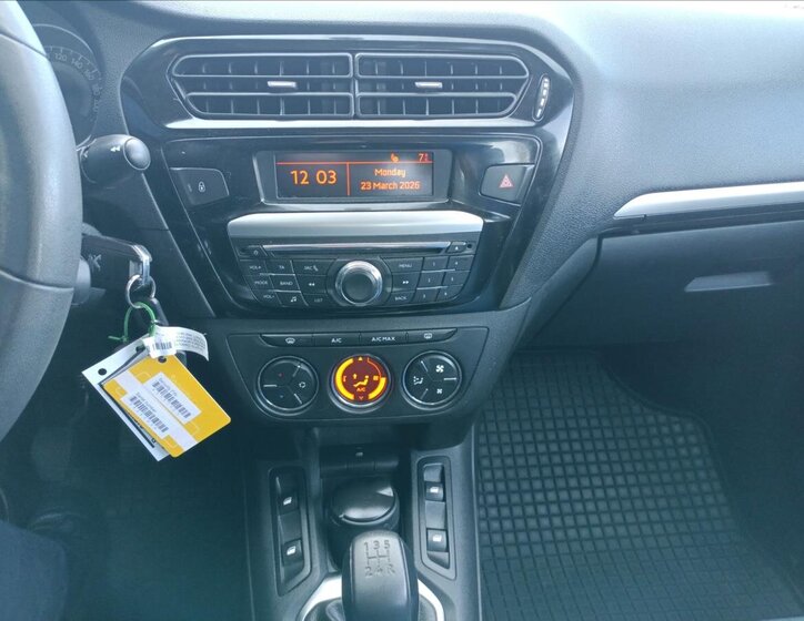 Peugeot 301 Sedan 1,6 l 68 kw